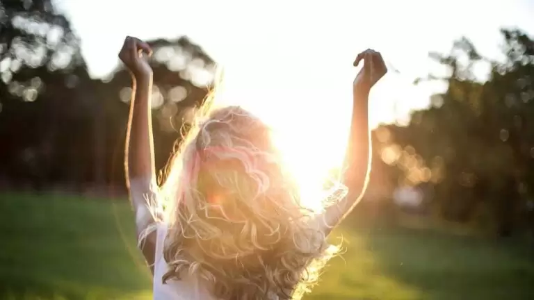 Can sun exposure worsen herpes sores